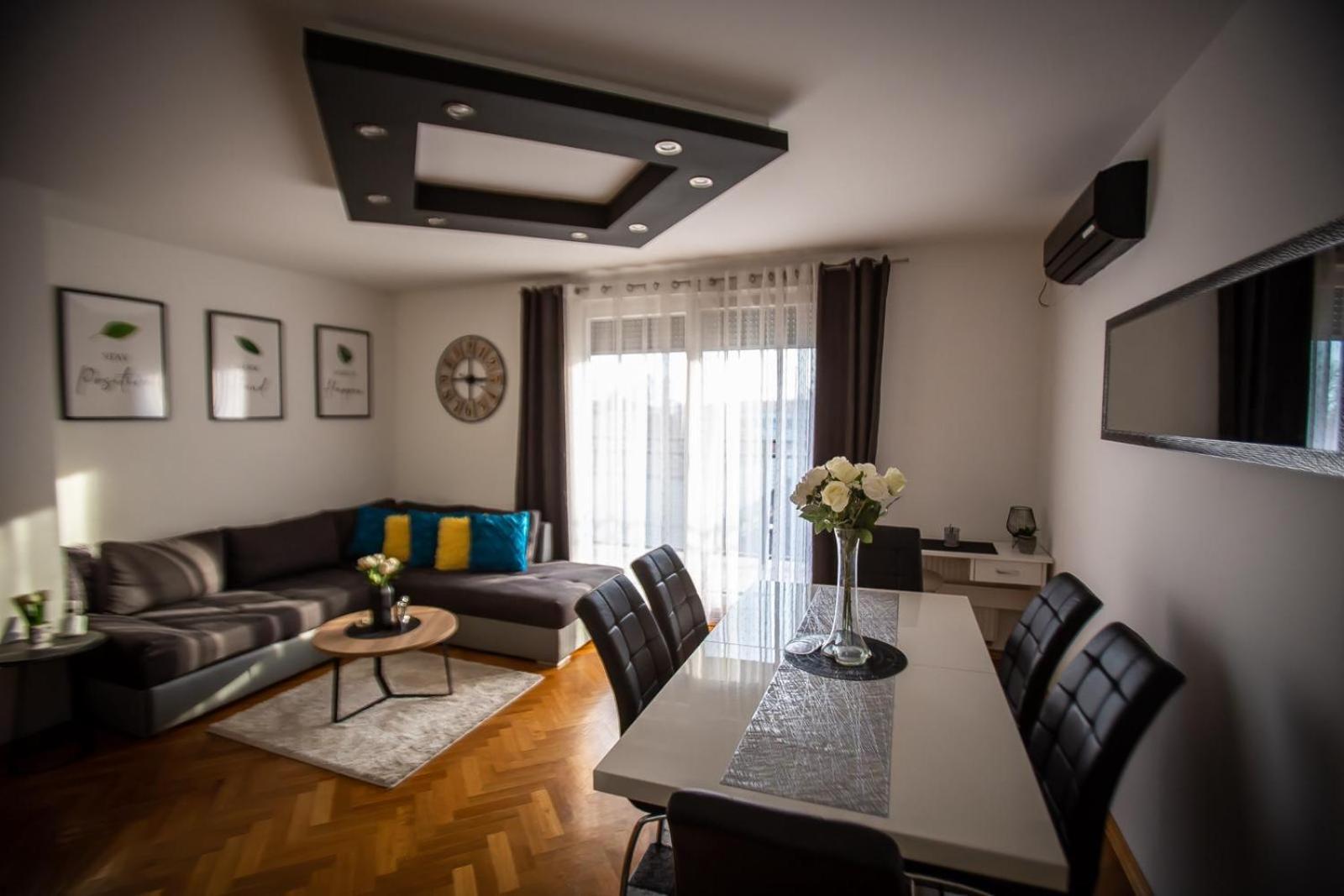 Apartman Elly Slavonski Brod Esterno foto