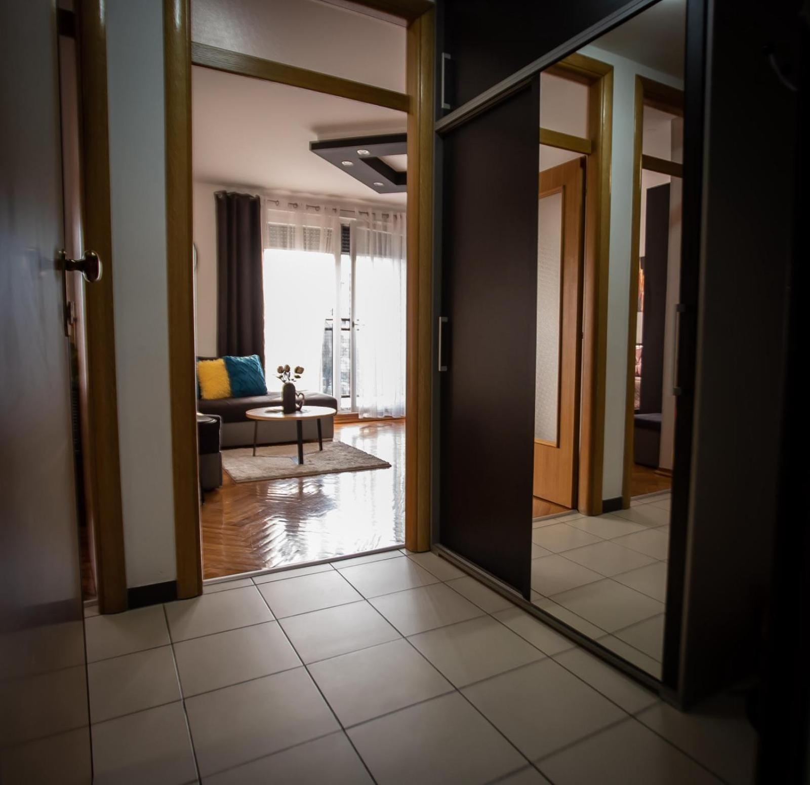 Apartman Elly Slavonski Brod Esterno foto